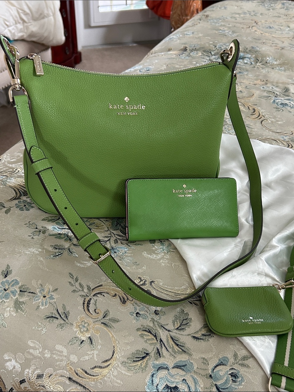 kate spade NY 4-Pc Set! Turtle Green Pebbled Leather Shoulder Bag Wallet Coin Pr